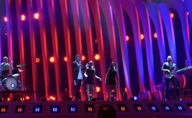 Përfundon suksesshëm performancën Eugent Bushpepa, “Mall” këndohet në shqip në “Eurovision 2018”
