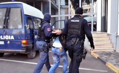 Në Gjakovë tre të arrestuar për vjedhje dhe grabitje