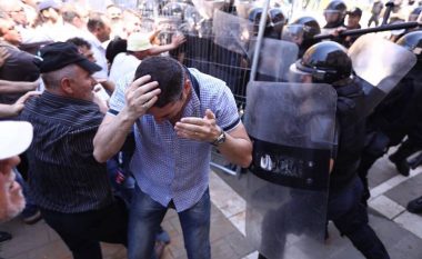 Dalin pamjet e kryeredaktorit të Rilindjes Demokratike, i plagosur në protestë (Foto)