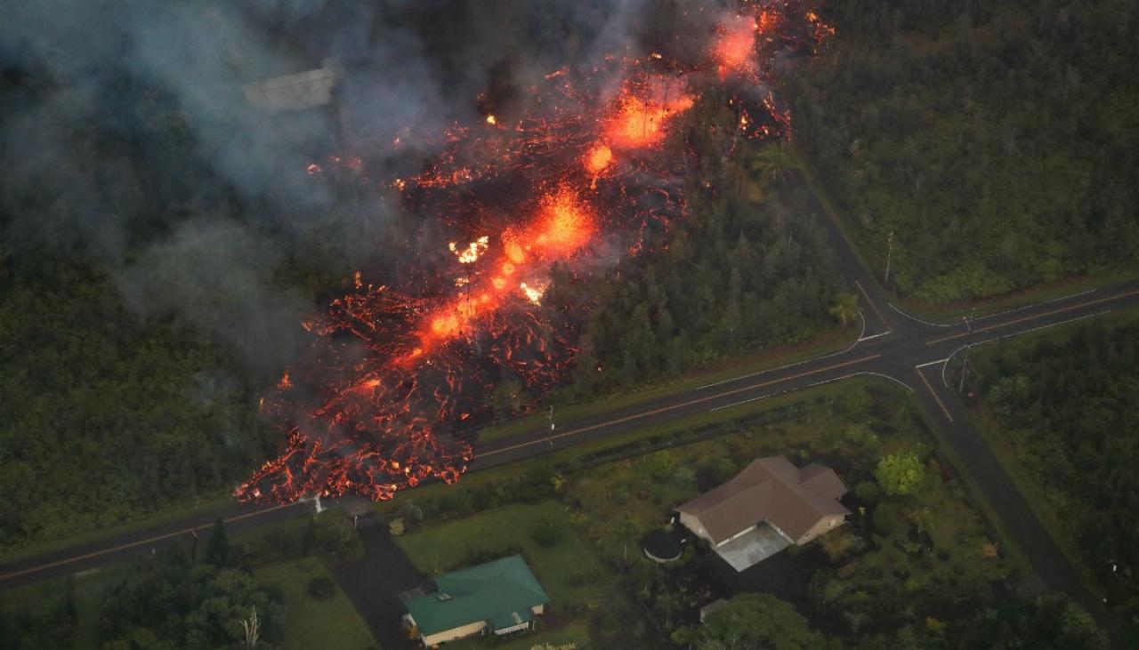 Kilauea në Hawaii, nxjerr masën më të ngrohtë dhe më të shpejtë të lavës deri më tani