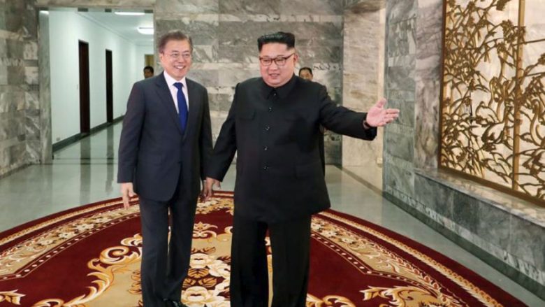 Kim Jong-Un zotohet për samitin me Trump dhe denuklearizimin e Koresë