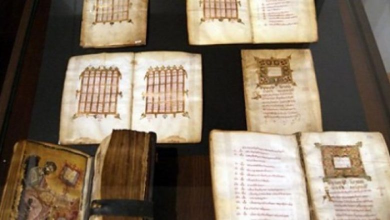 Kodikët dhe shkrimet tjera të vjetra fetare në Shqipëri (Video)