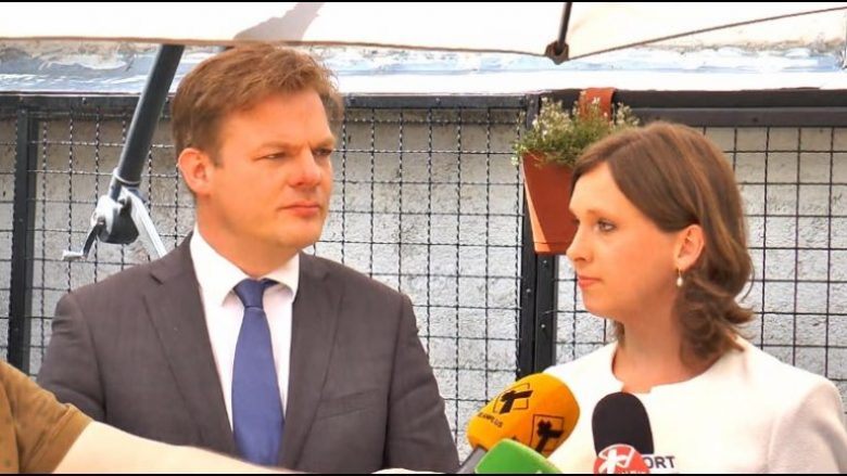 Deputetët holandez në Tiranë: Shqipëria nuk është gati për hapjen e  negociatave