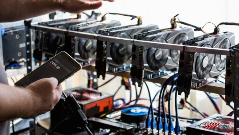 600 pajisje për miniera të Bitcoin të vjedhura nga islandezët dyshohen të jenë në Kinë