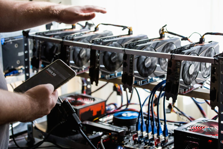 600 pajisje për miniera të Bitcoin të vjedhura nga islandezët dyshohen të jenë në Kinë