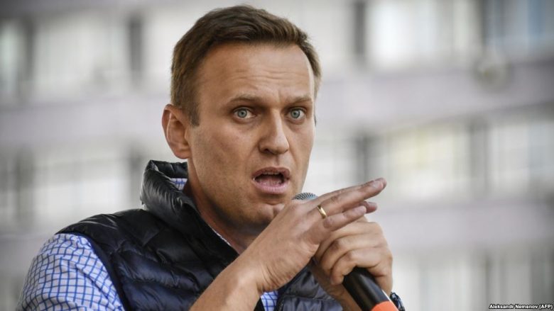 Navalny i bën thirrje BE-së të sanksionojë oligarkët rusë që rrethojnë Putinin