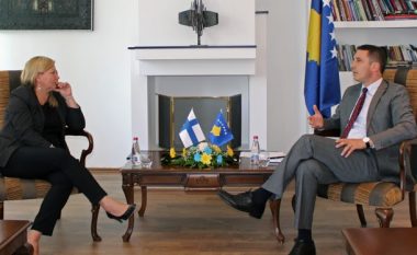 Ministri Gashi dhe ambasadorja e Finlandës diskutojnë për rininë si potencial
