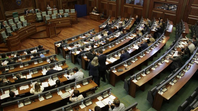 Raporti i Avokatit të Popullit, deputetët kritikojnë mospraninë e tij në seancë