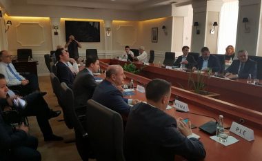Partitë politike konfirmojnë pjesëmarrjen në tryezën e thirrur nga Veseli