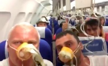 “Të gjithë ishin në gjumë, kur zbritën maskat e oksigjenit”: Aeroplani “zhytet për 9,500 metra” pas humbjes së presionit të ajrit (Foto/Video)