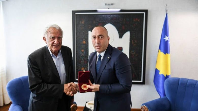 “Medalja e Skënderbeut” për babanë e Ilir Konushevcit