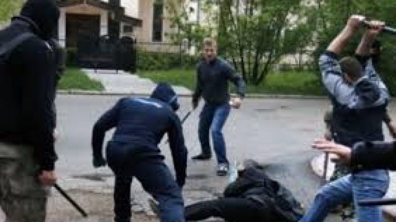 Rrahje mes dy grupeve në Kaçanik, lëndohen dy persona
