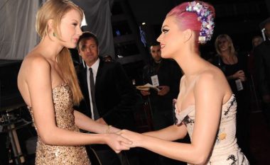 Taylor Swift pajtohet pas gjashtë vjetëve me Katy Perryn