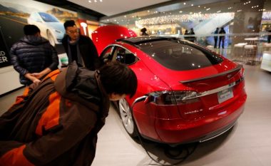 Tesla zbret çmimin e veturave në Kinë