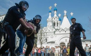 Protesta kundër Putinit: Afër dy mijë të arrestuar në 20 qytete ruse