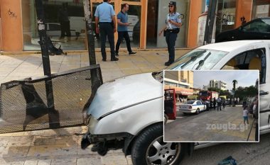 Makina përplas njerëzit në një stacion autobusi në Greqi, një i vdekur dhe tre të plagosur (Video)