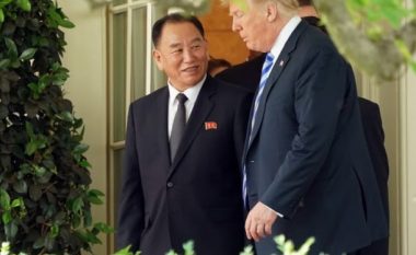 Presidenti Trump takoi krahun e djathtë të Kim Jong-Un
