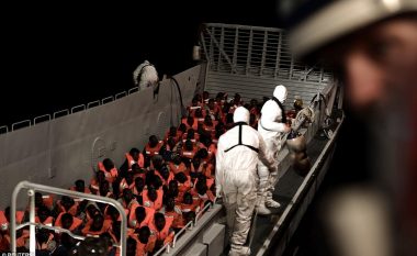 Shpëtohen 629 emigrantë që ishin nisur nga Libia në Itali (Foto/Video)