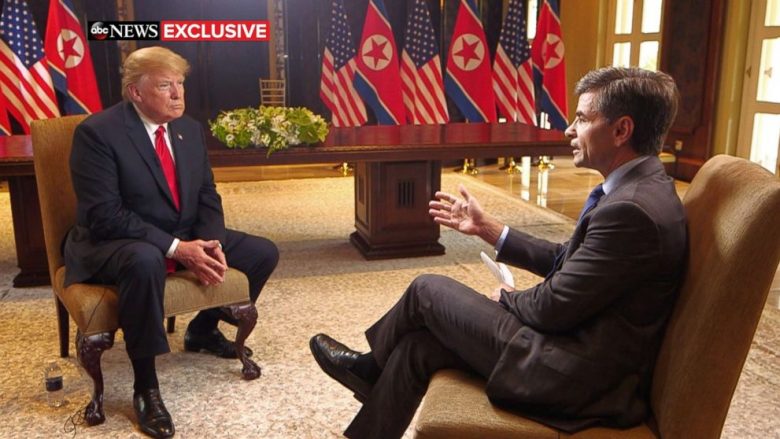 Gazetari pyet Trumpin: Si mund t’i besosh një diktatori, presidenti amerikan mundohet t’ia shpjegojë (Video)