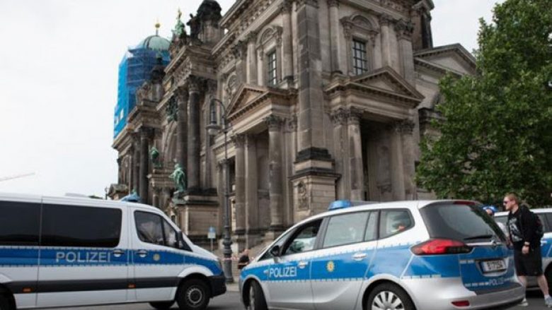 Policia qëllon një person në Berlin, planifikonte sulm në katedrale