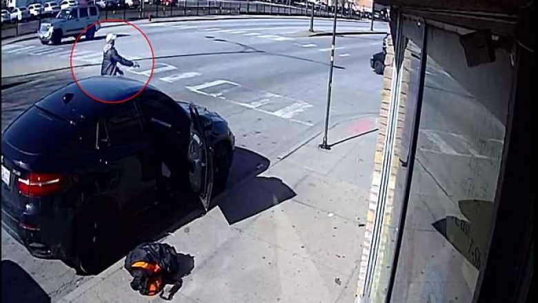 Kishin zgjedhur personin e gabuar për t’ia vjedhur veturën, atë e kuptuan kur nga BMW-ja doli polici amerikan me revole në dorë (Video)