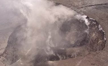 Pamjet e filmuara me dron tregojnë se krateri i vullkanit në Havai është rritur – ai është bërë sa 90 fusha të futbollit amerikan (Video)