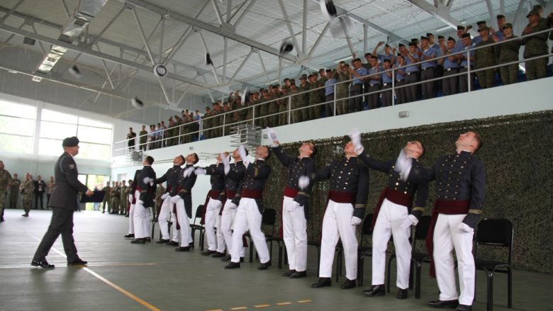 Diplomoi gjenerata 2018 e kadetëve të Forcës së Sigurisë së Kosovës