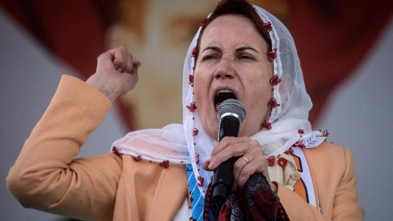 ‘Nënë Merali’: Gruaja që përpiqet të rrëzojë Erdoganin nga pushteti