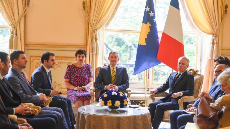 Veseli në Paris: Franca përkrahë Kosovën në integrimet evropiane