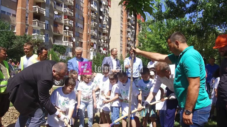 Kompania “Al Trade Center”, mbjell fidane në tri komuna të Kosovës për “Ditën e Fëmijëve”