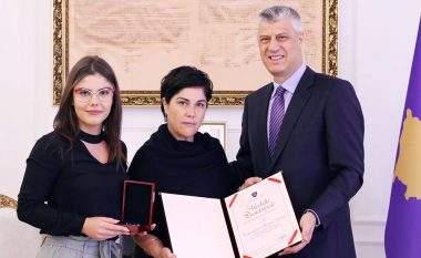 Thaçi dekoron me Medaljen Presidenciale edhe ish-kryeministrin e ndjerë Bajram Rexhepi