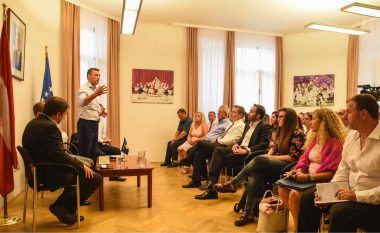Kryeparlamentari Veseli takoi diasporën shqiptare në Vjenë (VIDEO)