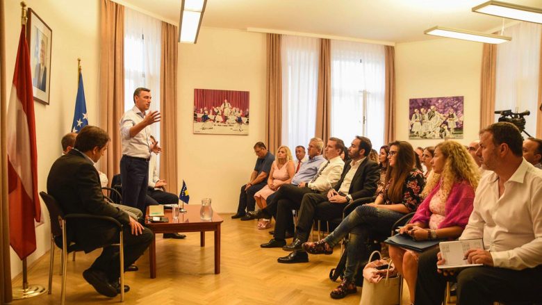 Kryeparlamentari Veseli takoi diasporën shqiptare në Vjenë (VIDEO)
