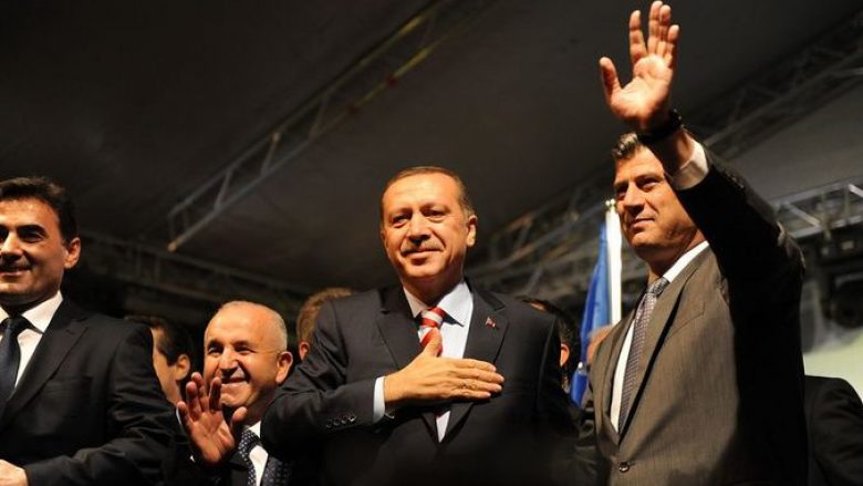 Thaçi uron Erdoganin