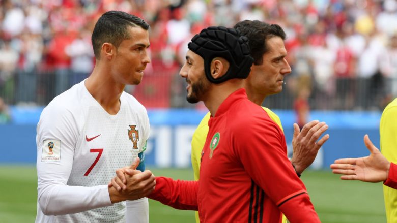 Sulmuesi i Marokut, Amrabat: Gjyqtari kryesor i kërkoi fanellën Ronaldos, ky është Botëror dhe jo cirk