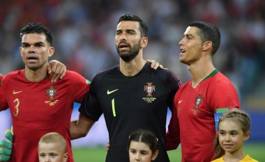 Arsyeja pse Ronaldo kishte një qëndrim ndryshe nga lojtarët tjerë gjatë intonimit të himnit kombëtar