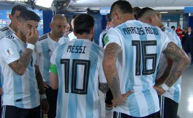 Te Argjentina të gjithë e thonë një zëri, ai është lideri jonë – Lionel Messi kapiten i vërtet, mbledh lojtarët para se të fillojë pjesa e dytë dhe iu jep zemër