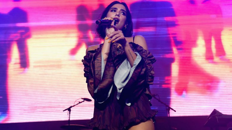 Dua Lipa zbulon poemën e preferuar që i dedikohet familjes dhe miqve