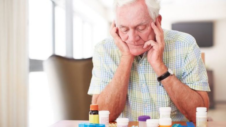 Ekspertët britanikë: Përdorimi i tepërt i ilaçeve e dëmton shëndetin dhe shkakton demencën
