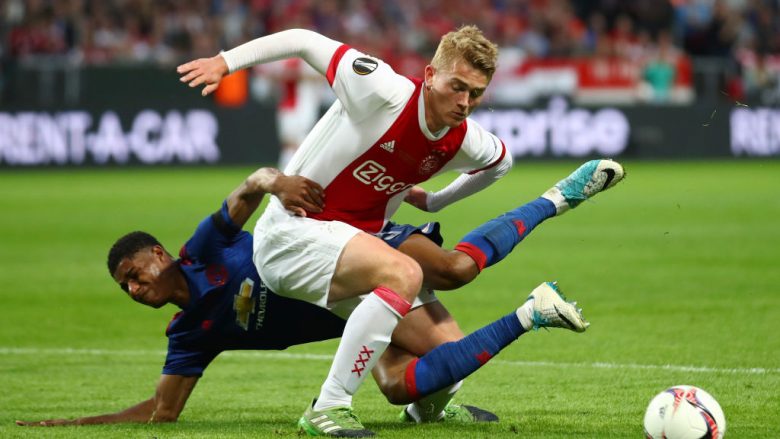 Juventusi i lidhur me talentin De Ligt, ai viziton klubin