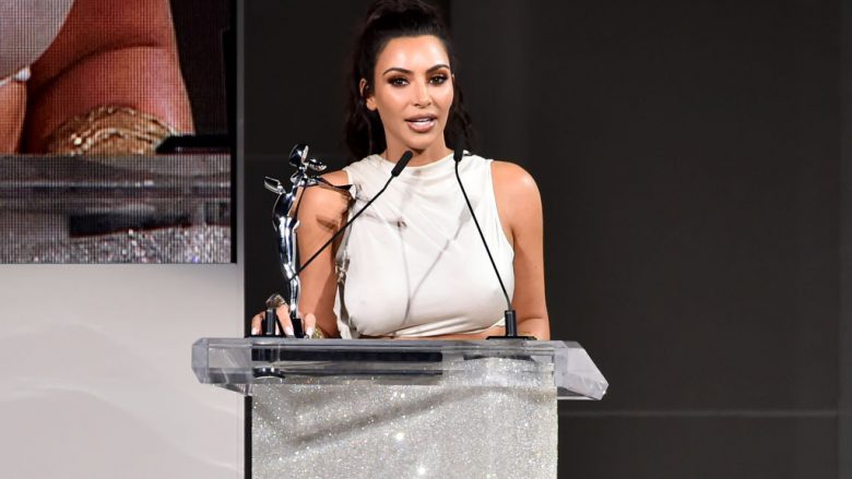 “Kurrë mos thuaj kurrë”, Kim Kardashian nuk e përjashton mundësinë e kandidimit për presidente