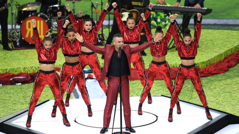 Robbie Williams shkakton skandalin e parë në Botërorin, Rusia 2018