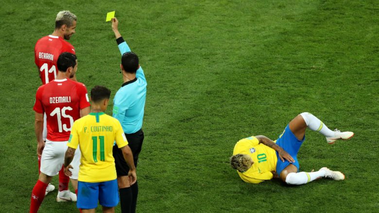 Neymar bëhet lojtari ndaj të cilit janë bërë më së shumti ndërhyrje në një Botëror që nga viti 1998: Zviceranët më goditën disa herë