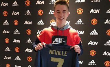 Djali i Phil Neville nënshkruan për Manchester Unitedin