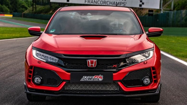 Honda Civic Type R siguron edhe një trofe në garë shpejtësie (Foto)