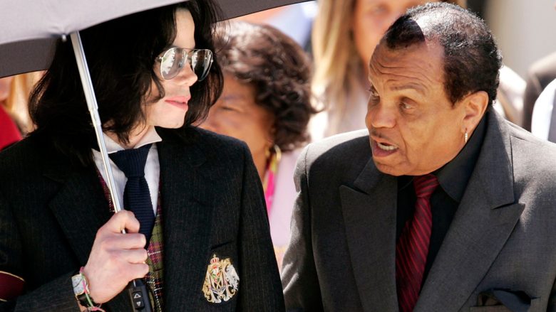 Djali i Michael Jackson i del në mbrojtje gjyshit të ndjerë pas thashethemeve se ka abuzuar me fëmijët
