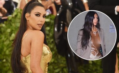 Kim Kardashian shfaqet provokuese në një fustan tërësisht transparent