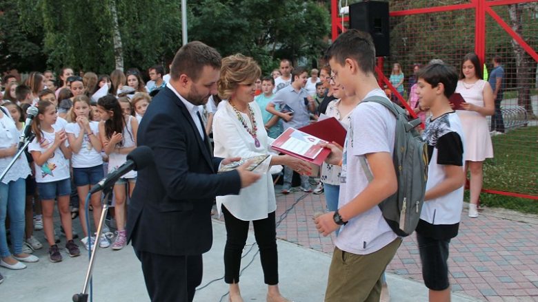 Komuna Qendër u dha mirënjohje “tre heronjve” që shpëtuan një të rritur në Shkup