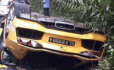 Lamborghini Aventador u rrotullua gjatë aksidentit, asnjë prej udhëtarëve nuk pësoi lëndime (Foto)