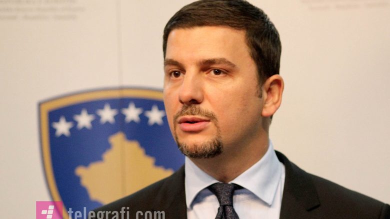 Krasniqi: Në PDK vendimet i merr Kadri Veseli jo Hashim Thaçi
